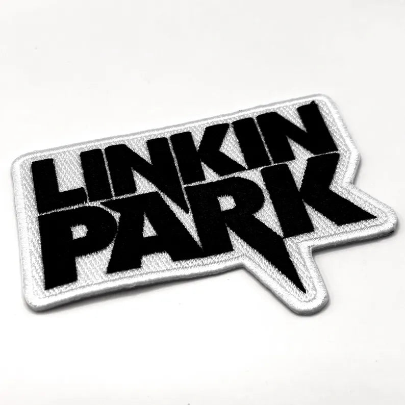 Linkin Park Aufnäher – Schwarzes Logo auf Weiß (9,5 × 7 cm) zum Aufbügeln