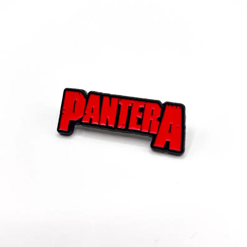 Pantera Ansteck-Pin – Offizielles Red Logo Design aus Metall (44 mm)