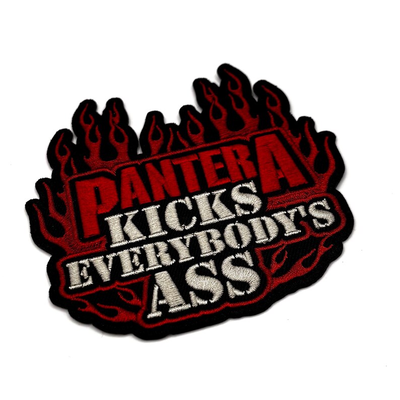 Pantera Aufnäher – Kicks Everybody’s Ass Patch (10 × 9,5 cm) zum Aufbügeln