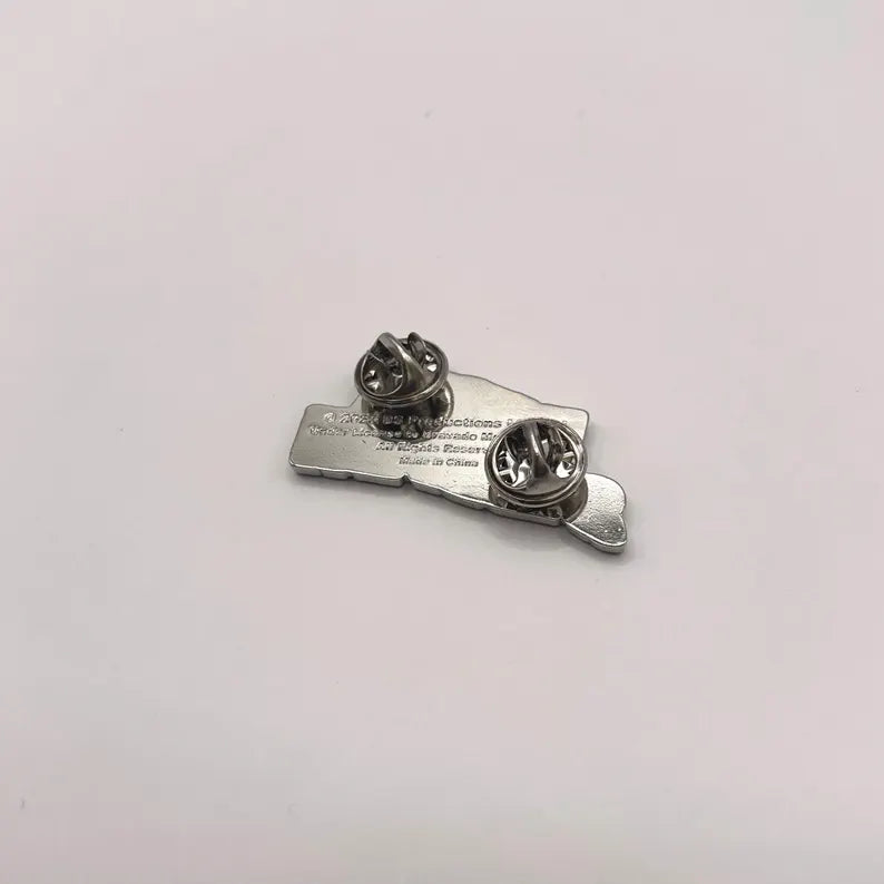 Black Sabbath Ansteck-Pin – Purple Wavy Logo aus Metall (40 mm)