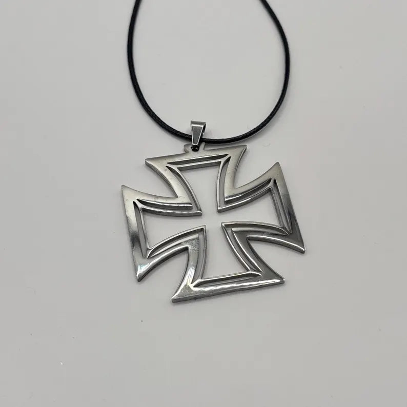 Eisernes Kreuz Kette – Edelstahl Anhänger Herren Schmuck – Ritter Templer Gothic Rock Biker – 5 x 5 cm