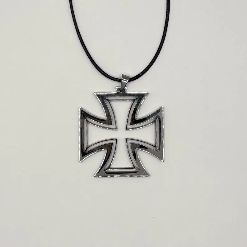 Eisernes Kreuz Kette – Edelstahl Anhänger Herren Schmuck – Ritter Templer Gothic Rock Biker – 5 x 5 cm