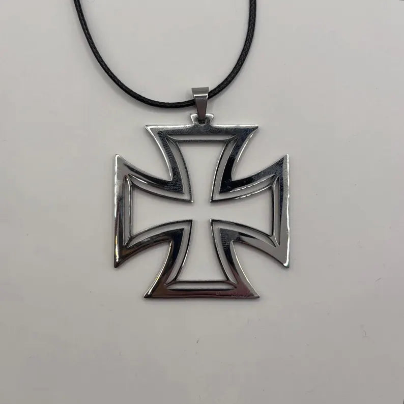 Eisernes Kreuz Kette – Edelstahl Anhänger Herren Schmuck – Ritter Templer Gothic Rock Biker – 5 x 5 cm