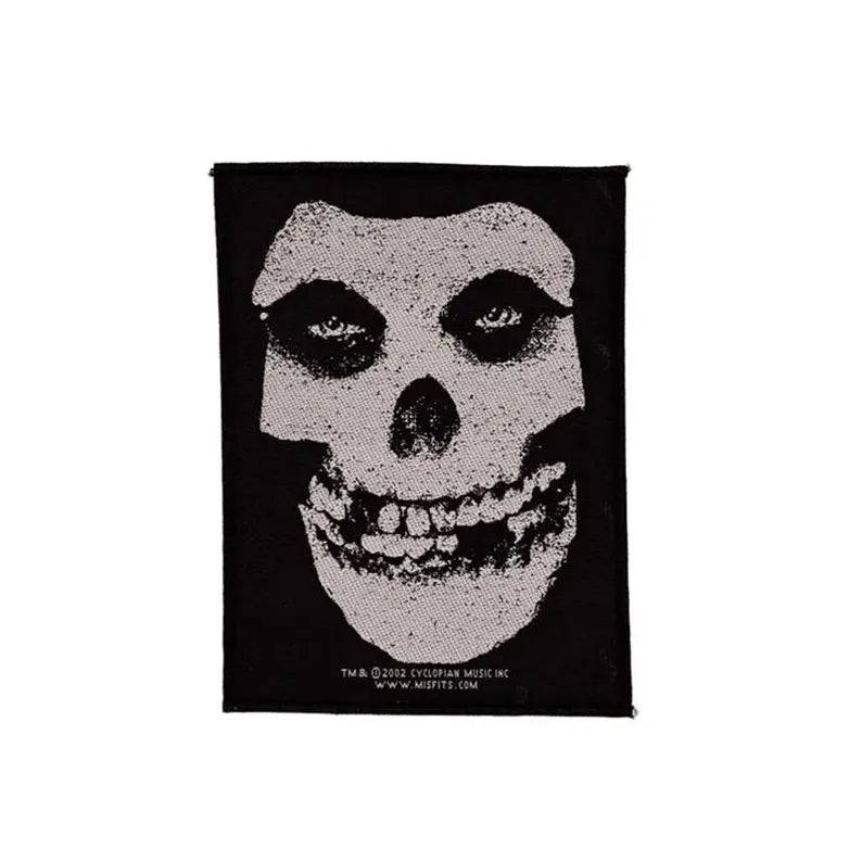 Offizieller Misfits Patch | White Skull Logo Woven Aufnäher | Horror Punk Band Merch | 13,5 x 10 cm