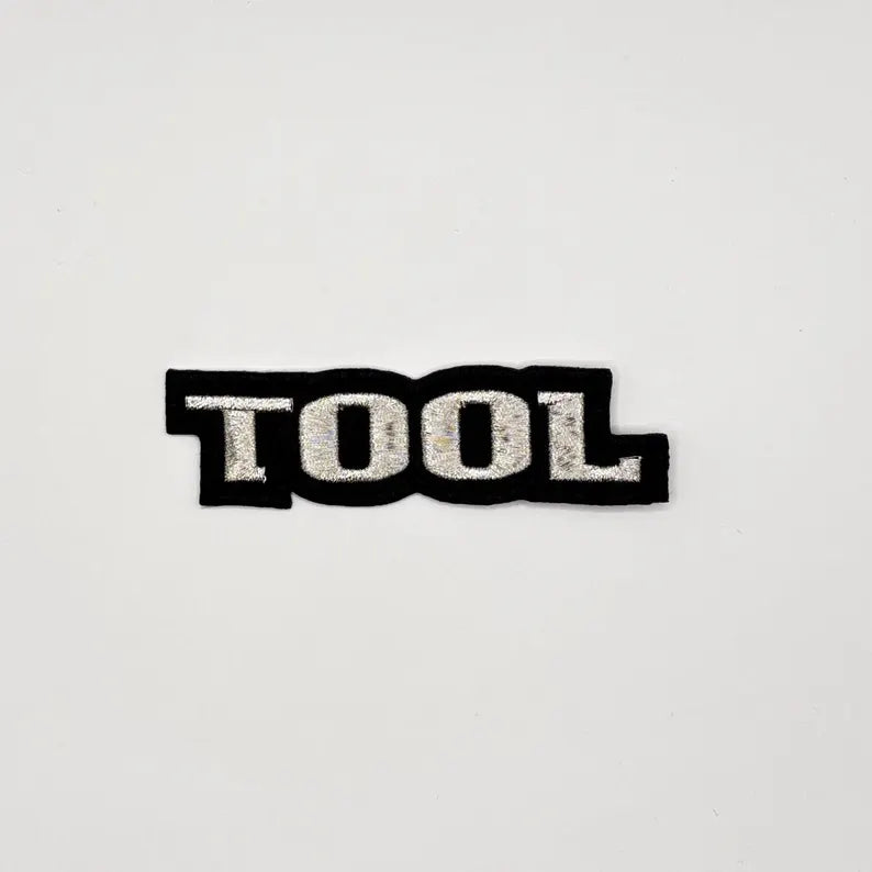 Offizieller Tool Patch | Opiate Logo Design | Gewebter Aufnäher zum Aufbügeln | Progressive Rock Merchandise 10,5 x 3 cm