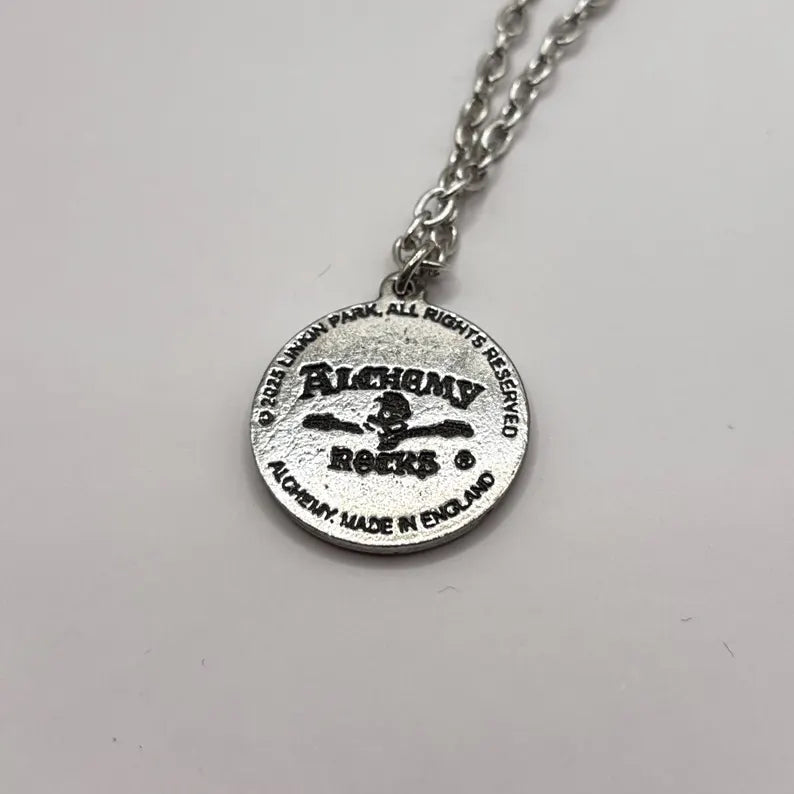 Offizieller Linkin Park Anhänger | LP Circle Logo Halskette | Handgefertigtes Englisches Zinn | Rock Merch
