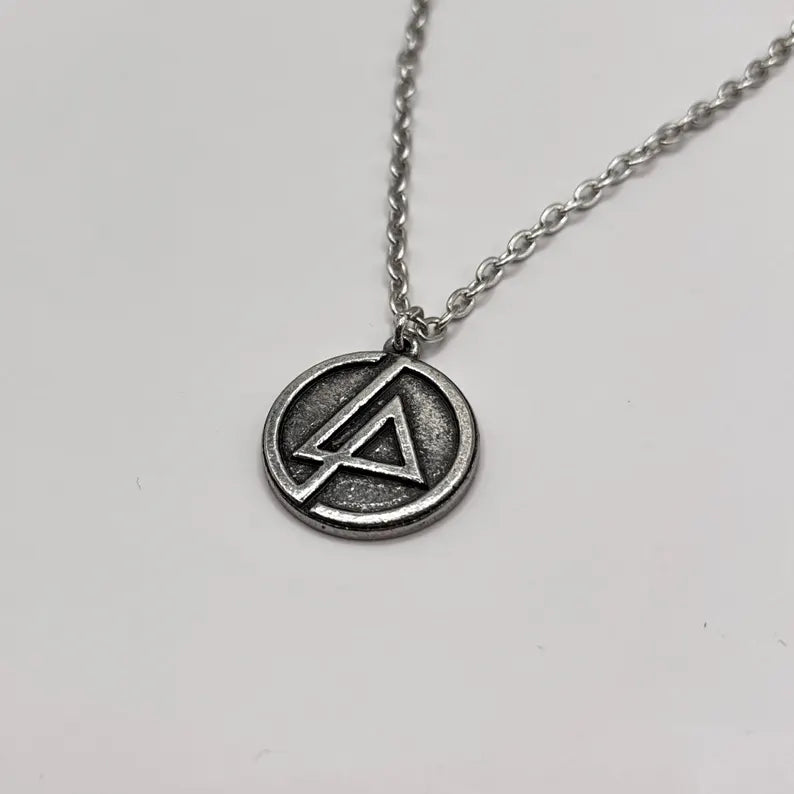 Offizieller Linkin Park Anhänger | LP Circle Logo Halskette | Handgefertigtes Englisches Zinn | Rock Merch