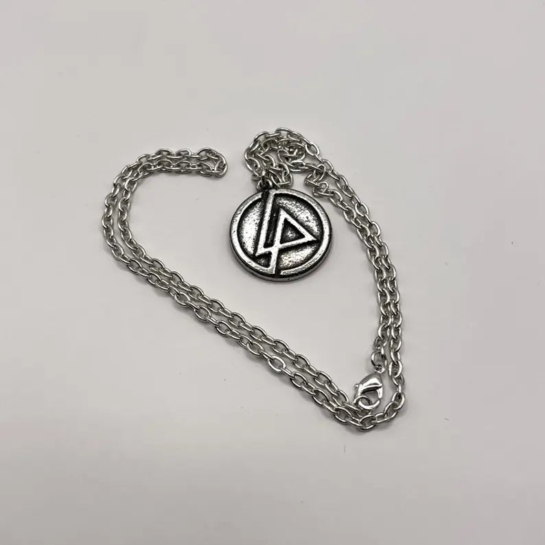 Offizieller Linkin Park Anhänger | LP Circle Logo Halskette | Handgefertigtes Englisches Zinn | Rock Merch