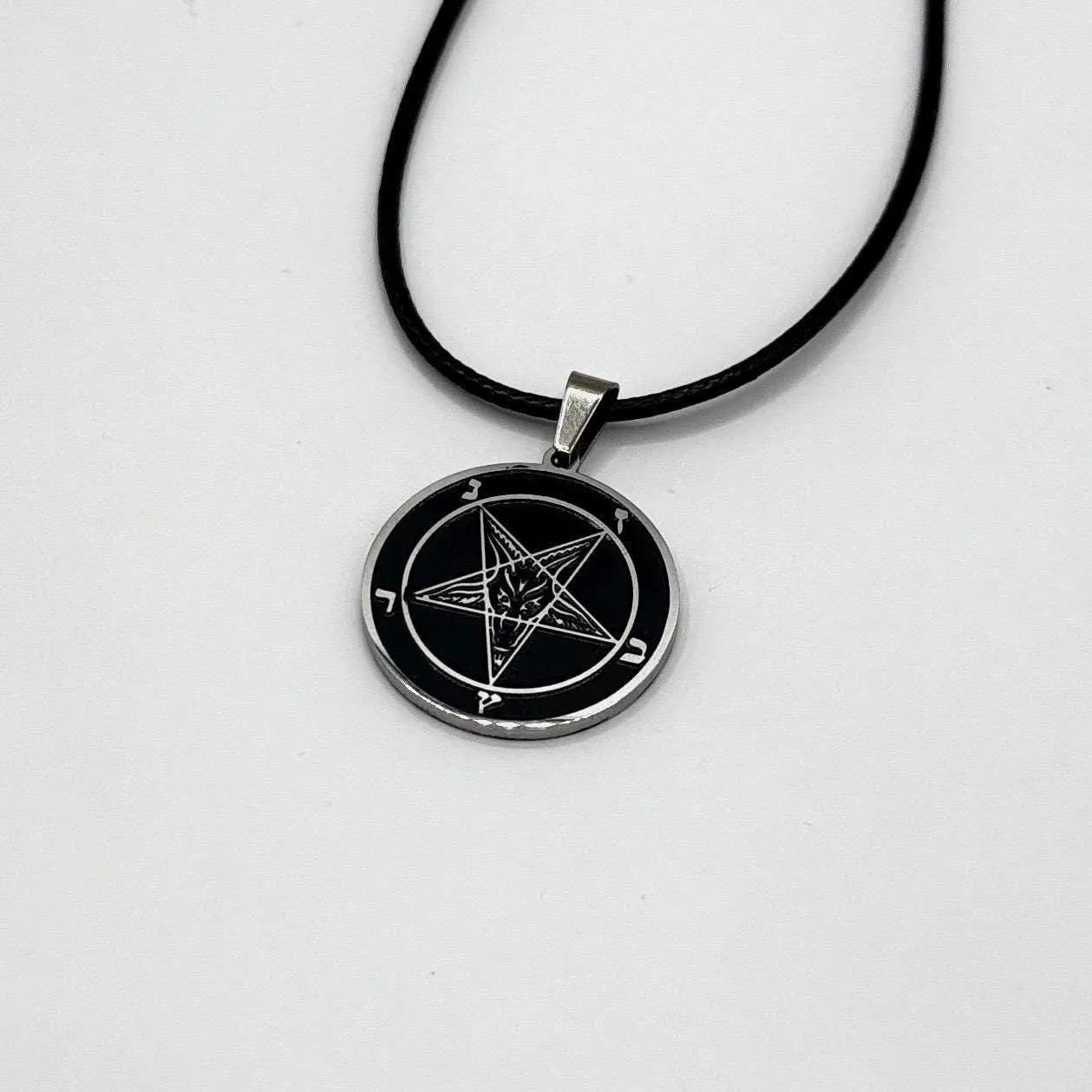 Pentagramm Kette Ziegenkopf – 2,5 x 2,5 cm – Sigil of Lucifer Anhänger – Beidseitig – Edelstahl Satanic Gothic Hexen Schmuck
