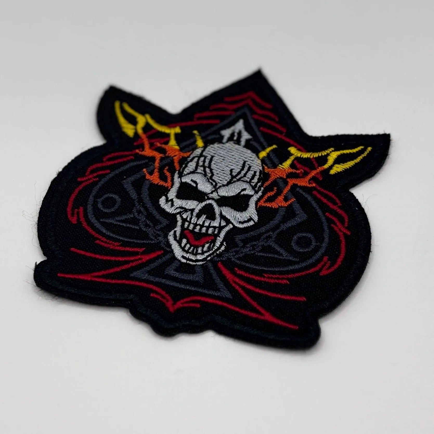 Skull Patch – Flaming Skull with Horns – 9 x 9 cm – Embroidered Patch