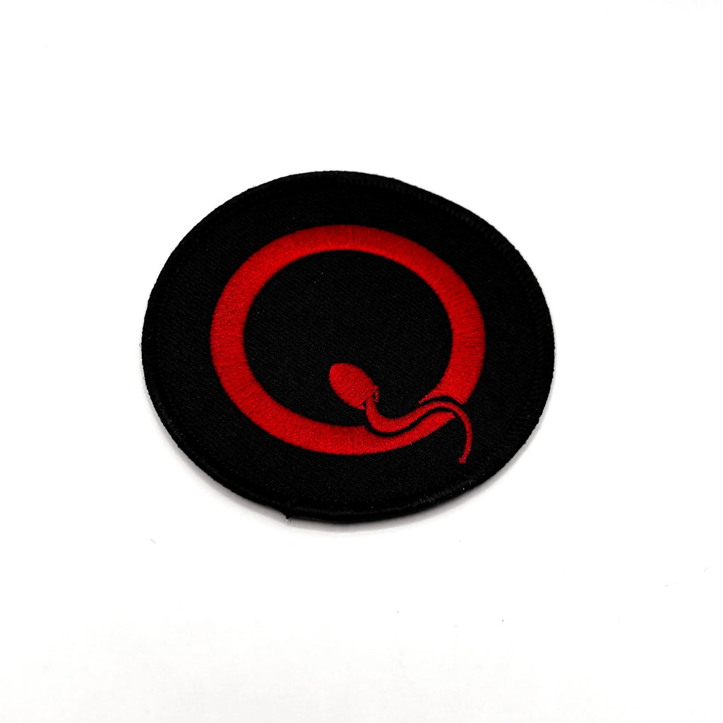 Queens of the Stone Age Aufnäher – Rotes Q Logo (7,5 × 7,5 cm) zum Aufbügeln QOTSA