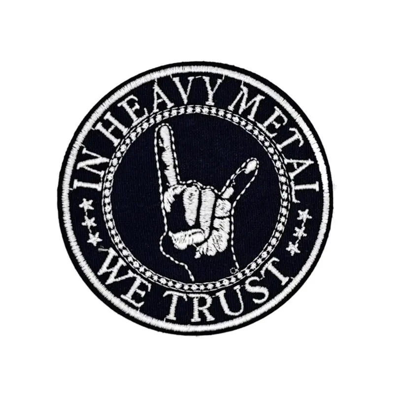 Aufnäher In Heavy Metal We Trust – Patch 9×9 cm – Rock Metal Stickerei – Rund Schwarz Weiß - zum Aufnähen