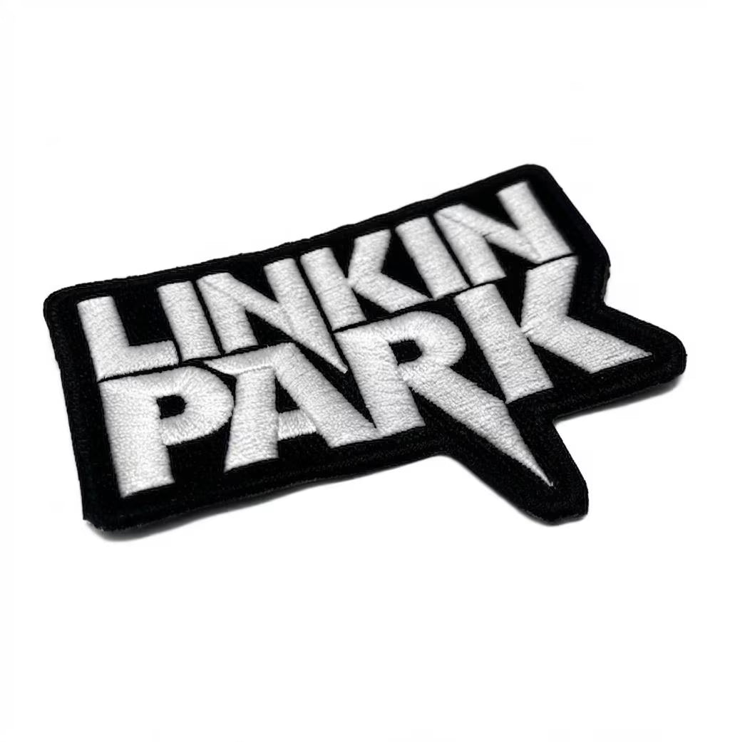 Linkin Park Aufnäher – Weißes Logo auf Schwarz (9,5 × 7 cm) zum Aufbügeln